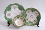 VISTA ALEGRE -  Xícara, pires e prato para bolo, porcelana, predominando a cor verde com dourado, decoração com rosas. Marcado no fundo.