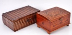 Duas caixinha de madeira. Medidas:  Altura 7, comprimento 18,5 e largura 11,5 e  8,5 x 14 x 10,5 cm.