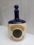 Garrafa Whisky Kings Ransom, Porcelana, Alto Relevo, Made England, vazia; aprox. 22 x 13cm, segue no estado apresentado nas fotos