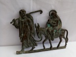 Aplique em Bronze com Imagem de Jose, Maria e Menino Jesus; aprox. 31 x 22cm, apresenta desgastes, segue no estado apresentado nas fotos