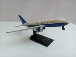 Miniatura Avião VARIG Boeing 767-300ER, aprox. 13 x 12 x 6cm, apresenta desgastes, segue no estado, conforme apresentado nas fotos