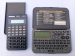 Lote 2 Calculadoras Antigas, Manufaturas Casio e Dismac, não testadas; aprox. 13,5 x 8,5cm, vendido no estado