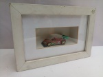 Aplique, Quadro Emoldurado com Nicho Contendo Miniatura Carrinho HotWheels, aprox. 25 x 23cm, decoração infantil, em madeira, apresenta desgastes