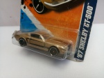 Miniatura Hot Wheels Mustang Shelby 67, aprox. 16,5 x 10,5 x 3,5cm, Miniatura em escala 1/64, Blister Original Lacrado, apresenta desgastes