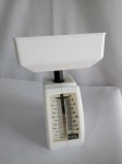 Mini Balança GOOD COOK, aprox. 16 x 12 x 12cm, tonalidade branca, Pesa até 500 gramas, apresenta marcas do tempo