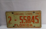 Placa Carro 1974 FLORIDA, Sunshine State "Estado do Sol", aprox. 30,5 x 15cm, Alto Relevo, apresenta desgastes, vendida no estado