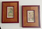 Par de Quadros japoneses em nanquin/aquarela representando gueixas. Mede : 27 x 34 cm.