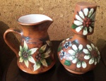 Jogo de cerâmica pintada - Jarro e Moringa com copo.
