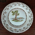 Antigo  prato em porcelana STEATITA com desenhos de paisagens .