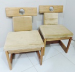Sérgio Rodrigues - Belíssimo Par de cadeiras modelo Cuiabá, feitas em madeira nobre Frejó, com estofado novo. Em ótimo estado. Obs, teremos 03 pares neste leilão. O preço refere-se à um par.