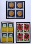 Selos do Brasil, parte de coleção, selos protegidos por Maximaphil de fundo preto. (S140)
