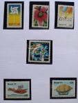 Selos do Brasil, parte de coleção, selos protegidos por Maximaphil de fundo preto. (S151)