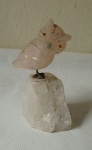 Coruja em pedra brasileira, cristal e quartzo rosa - alt. 0,14m