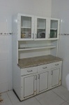 Armário de Cozinha com bancada elaborada de metal cor branca com gavetas e prateleiras. 53x 120x 185cn