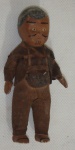 COLECIONISMO - Boneco antigo com vestimenta de couro. Alt 11 cm