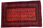 Tapete Paquistanês, em lã natural, tinta vegetal, Padrão  Bokhara. Adquirido na década de 40. Med. 190 x 128 = 2,53 m 2. Marcas de uso.
