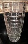 Excepcional vaso de cristal, estilo contemporâneo, med. 40cm de altura, 20cm de diâmetro.
