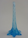 Solifleur em cristal azul celeste. Altura  27,5 cm.