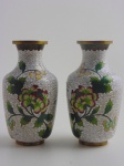 Par de vasos Chineses com decoração cloisonné. Altura 16 cm