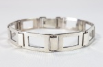 Bracelete / Pulseira unissex em prata de lei estilo GUCCI, em elos retangulares vazados. Med. 20 cm