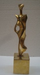 CALABRONE, figura, escultura em bronze dourado, 26cm com a base, 6cm de largura, assinada e numerada 062.