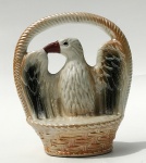 Sem marca - Peça decorativa de porcelana `nacional` com imagem de cesta e pássaro, aprox. 17 x 14 x 8 cm 