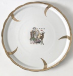 Ars Bohemia - Travessa em porcelana nacional circular de coleção, na tonalidade branca com desenho oriental na parte interna e acabamento em dourado, aprox. 31 cm de diâmetro 