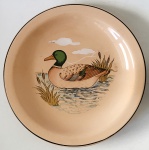 Schmidt - Prato decorativo de cerâmica nacional na tonalidade ocre com desenho de pato selvagem, aprox. 19 cm de diâmetro 