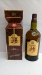 Garrafa 1 Litro Whisky Escocês J&B 15 Anos, Segue em Embalagem Original e Lacrada; aprox. 29,5 x 9,5cm, embalagem com marcas do tempo