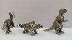 Lote Composto de 3 Miniaturas Dinossauro, aprox. 6 x 3 x 1,5cm; com marcas do tempo, zamack banho níquel