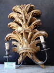 Arandela séc XVIII portuguesa em madeira entalhada  em dourado.(desgastes). med. 55 x40 cm
