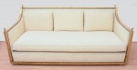 Elegante sofá para 3 lugares, francês, no estilo império Luis XVI, confeccionada em madeira nobre, com detalhes a folha de ouro e forração em tecido beje, Med: 85 x 1,87 x 70 cm.