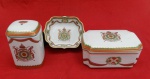Conjunto com três peças de porcelana da Oficina Real, Coleção D.Pedro I, Imperador do Brasil do ano 1822 (série especial) sendo duas caixas e um covilhete.