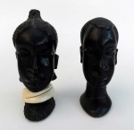 Arte Africana em madeira entalhada, lote com duas peças, figura masculina e feminina com colar de marfim. altura 16cm de ambas as peças.