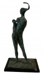 CARYBE (1911-1997) - Escultura em bronze patinado, representando Maternidade, medindo: 45 cm alt.