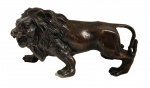 Linda escultura em bronze, representando leão, medindo: 14x08