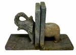 Serre livre, em formado de elefante, pedra, medindo: 12 cm alt.