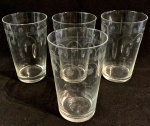 Lindo conjunto contendo 4 copos para agua, ao gosto Saint Louis em cristal, medindo: 14 cm alt.