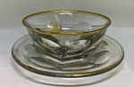BACCARAT FRANCE- lote contendo bowl e presentoir ( 16 cm diam) de cristal com pintura em ouro.
