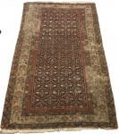 Lindo tapete Persa, feito a mão, medindo: 1.94 m x 1.20 m (possui desgastes do tempo)