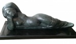 CESCHIATTI, Alfredo. Guanabara - escultura em bronze patinado 170 x 30 x 64 cm de altura.