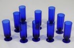 Conjunto de 10 fluts de pés elevados de cristal Prado azul Royal.