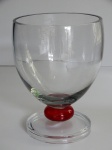 Centro de mesa de cristal italiano, translúcido e rubi, no formato de grande taça. 21,5 cm diâmetro x 19 cm. altura.
