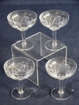 Conjunto de 4 taças para champanhe, de cristal lapidado translúcido. 11 cm altura.