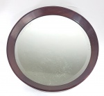 ANOS 60 - Espelho redondo em jacarandá, vidro bisotado.  Med. 51cm.