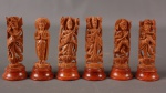 Seis esculturas de divindades em madeira entalhada. Mede 9 cm de altura. 