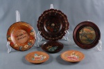 Seis pratos decorativos de madeira  pintados a à mão, lembranças de diversos países europeus. Mede o maior 23cm  e o  menor 15cm de diâmetro.