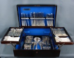 Meridional - Faqueiro prata 100 composto de 130 peças. Acompanha caixa original e chave.