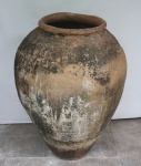 Grande pote de barro que era usado no norte de Minas para armazenar água no tempo da seca. Mede 85cm de altura. 