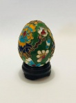 COLEÇÃO- Cloisonné - Belíssimo ovo chinês, miniatura, em Cloisonné, com peanha de madeira. Med. 7cm